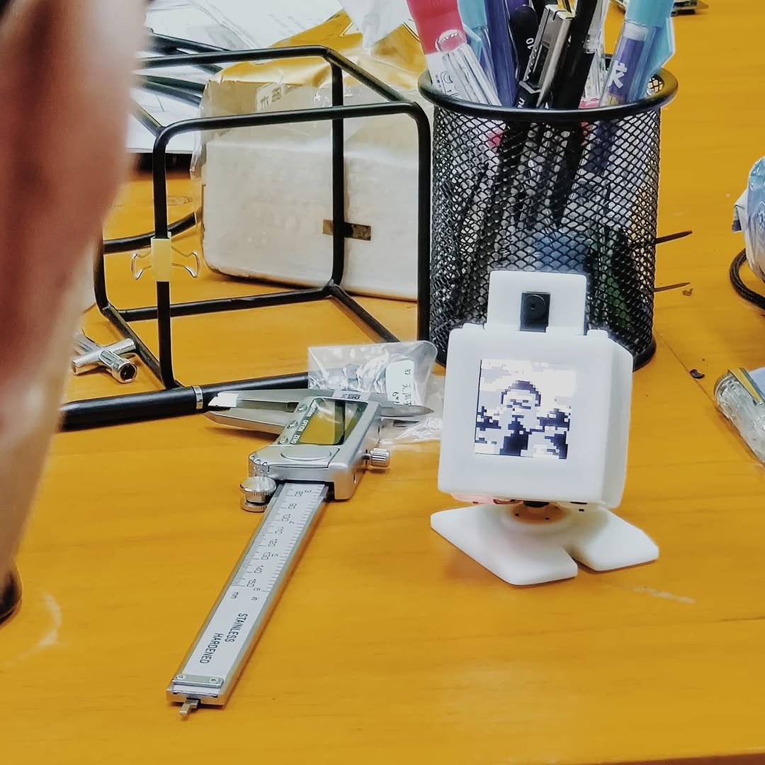 Pixel camera thumbnail